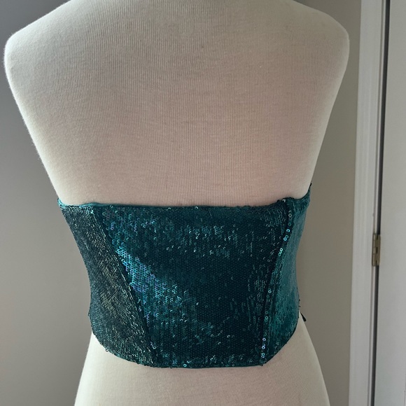 White fox Corset - Picture 3 of 4